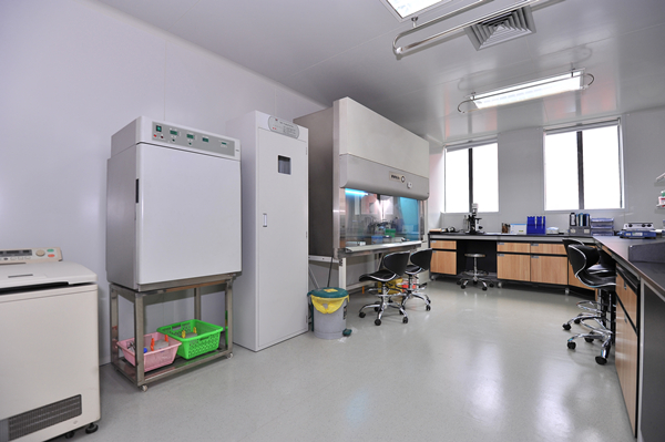 PCR实验室产物分析区